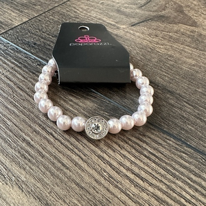 Paparazzi Pearl Look Stretchy Bracelet‎ with Rhinestone Accent Bracelet